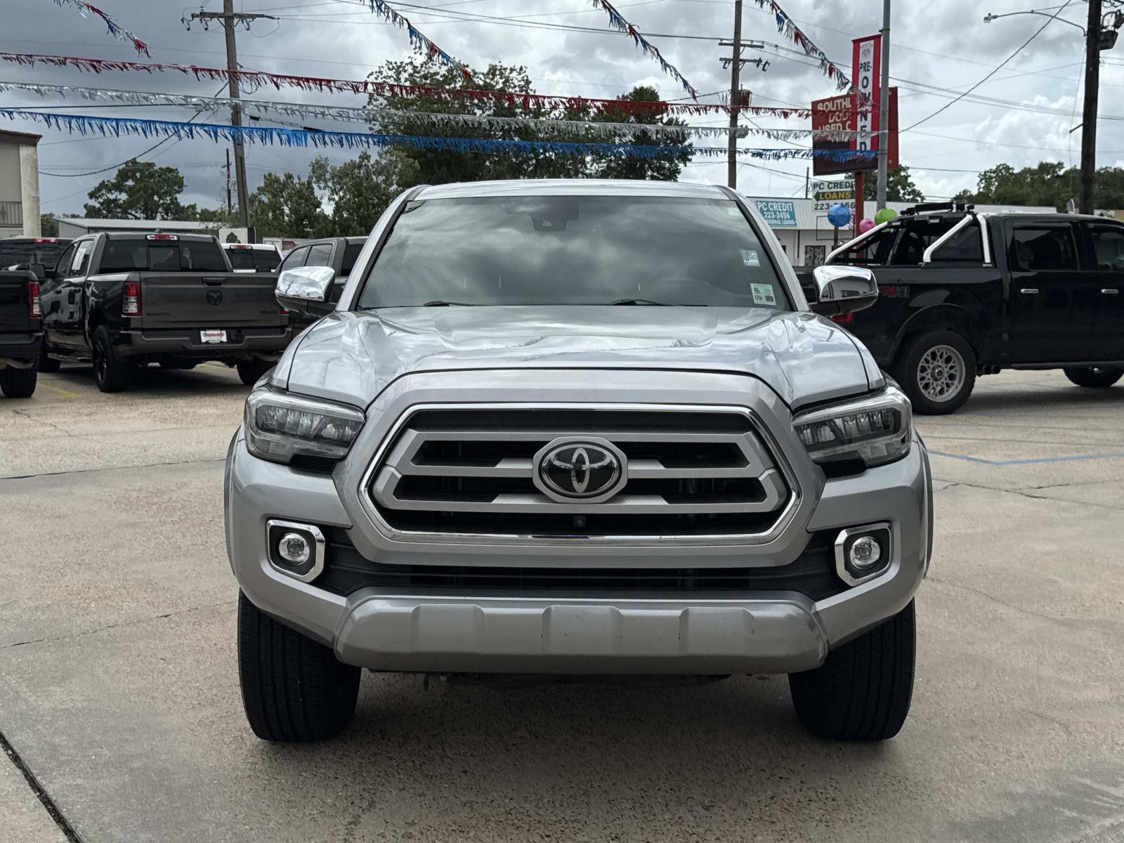 Used 2021 Toyota Tacoma Limited RWD image 2