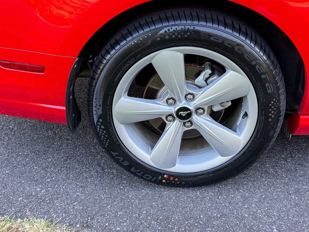Used 2013 Ford Mustang GT Premium RWD image 30