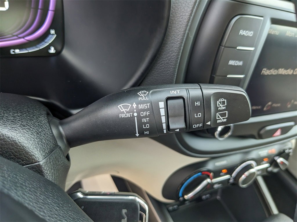 Certified 2025 Kia Soul LX image 32