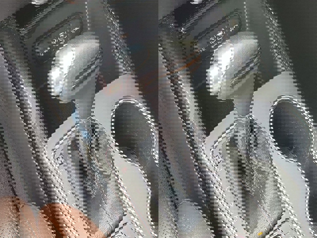 Used 2019 Kia Sorento SX image 28