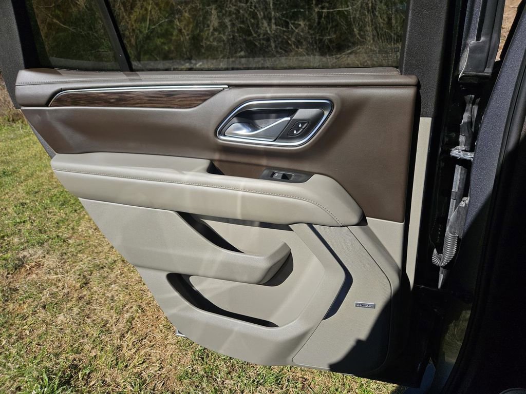 Used 2022 Chevrolet Tahoe LT w/ Luxury Package image 33