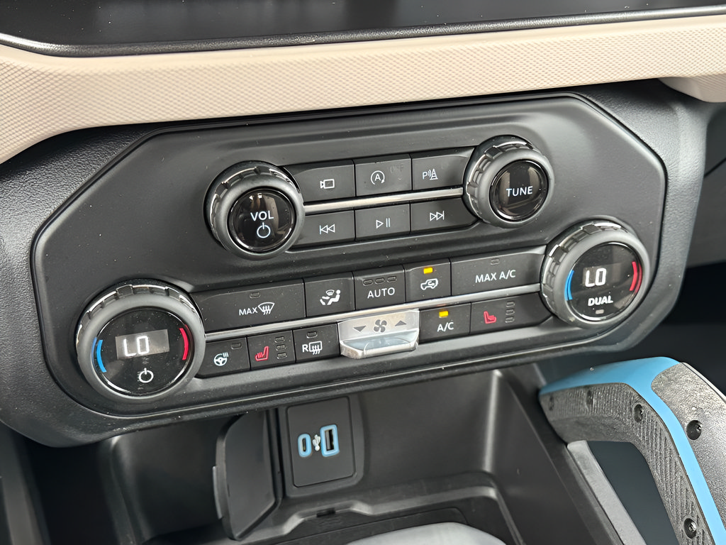 Used 2021 Ford Bronco Wildtrak AWD/4WD image 25
