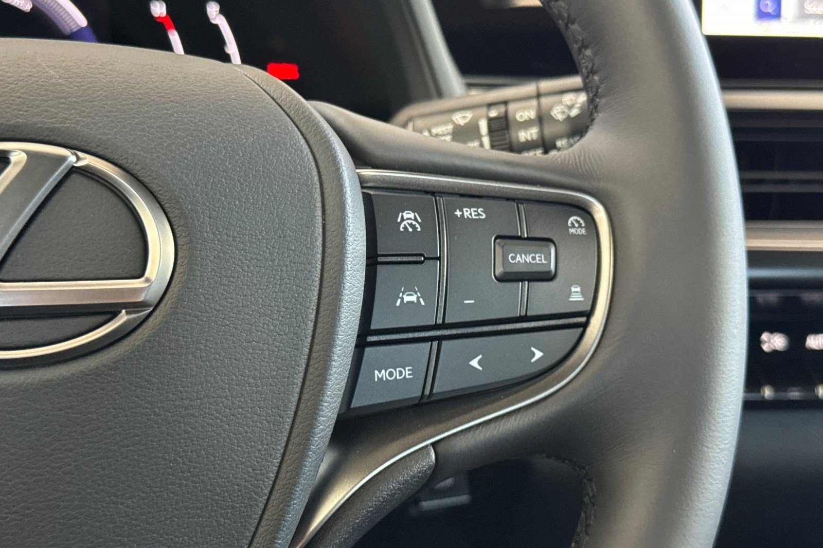 Certified 2026 Lexus UX 300h FWD w/ Accessory Package (Z2) image 31