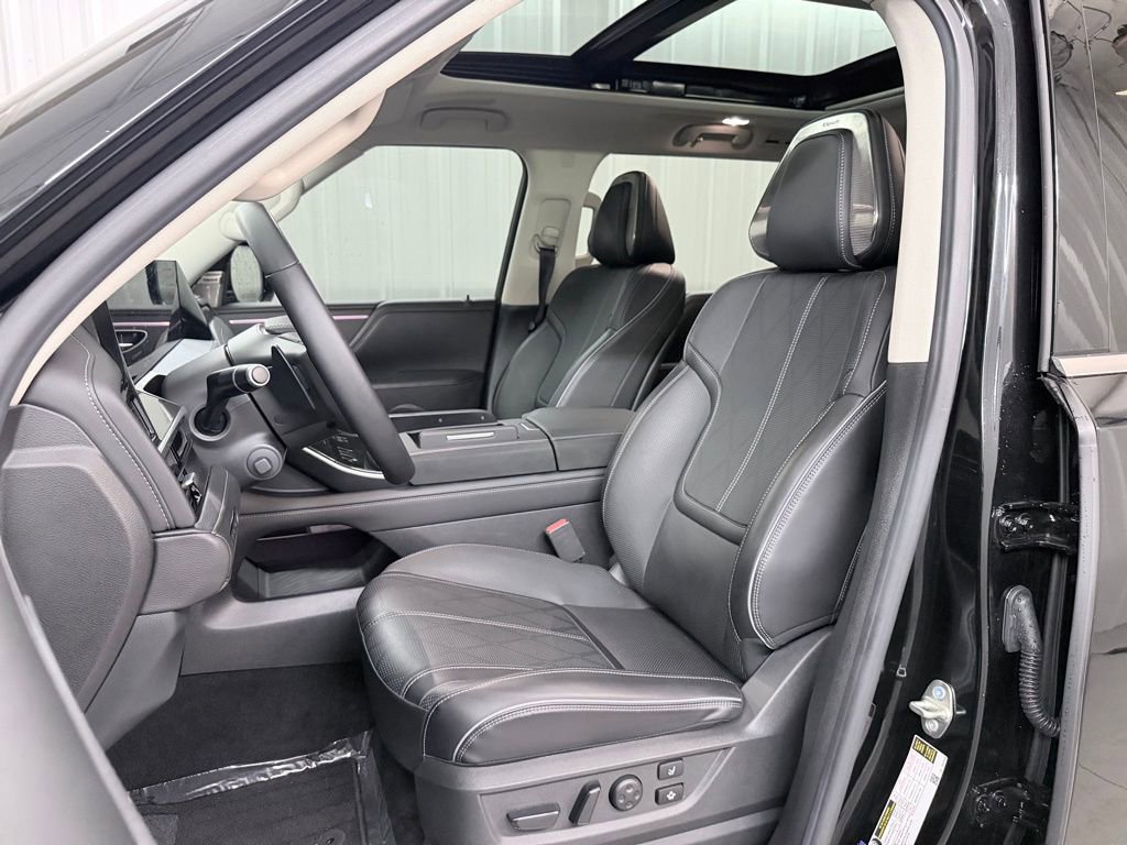 Certified 2025 INFINITI QX80 Sensory AWD/4WD image 17