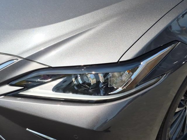 Used 2025 Lexus ES 300h w/ Premium Package FWD image 10
