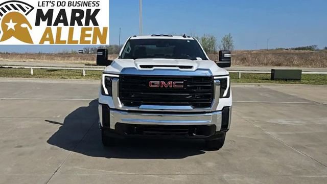 Used 2025 GMC Sierra 3500 Pro AWD/4WD image 3