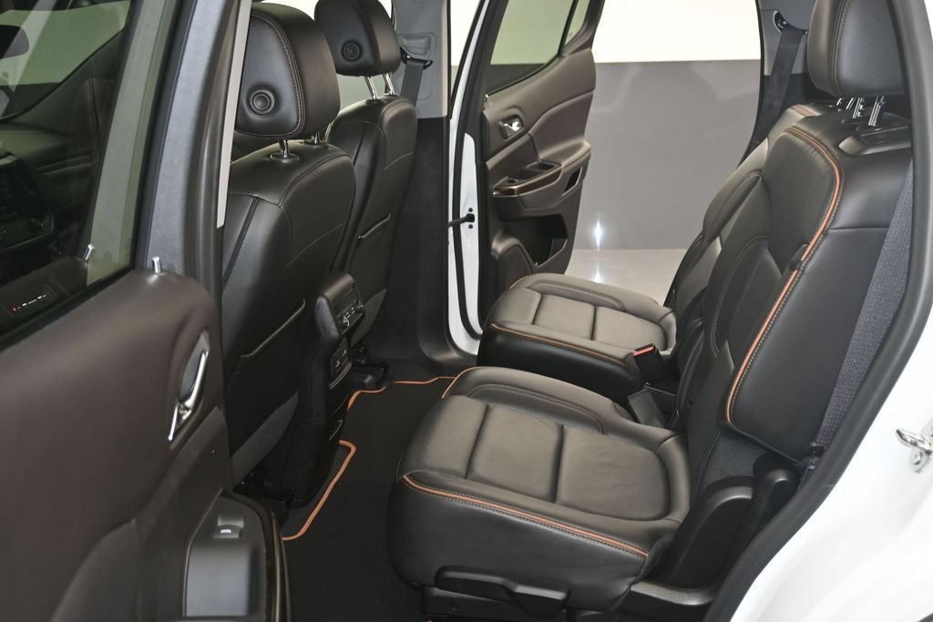 Used 2023 GMC Acadia AT4 AWD/4WD image 13