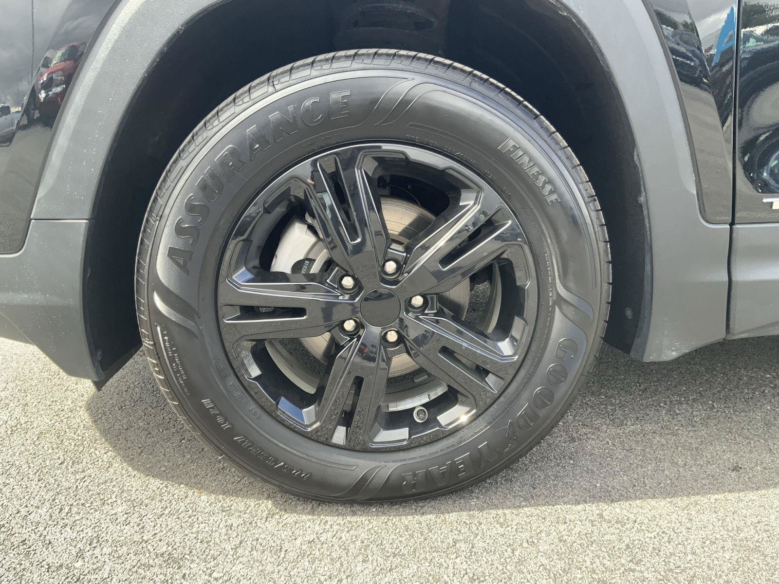 Used 2023 GMC Terrain SLE AWD/4WD image 14