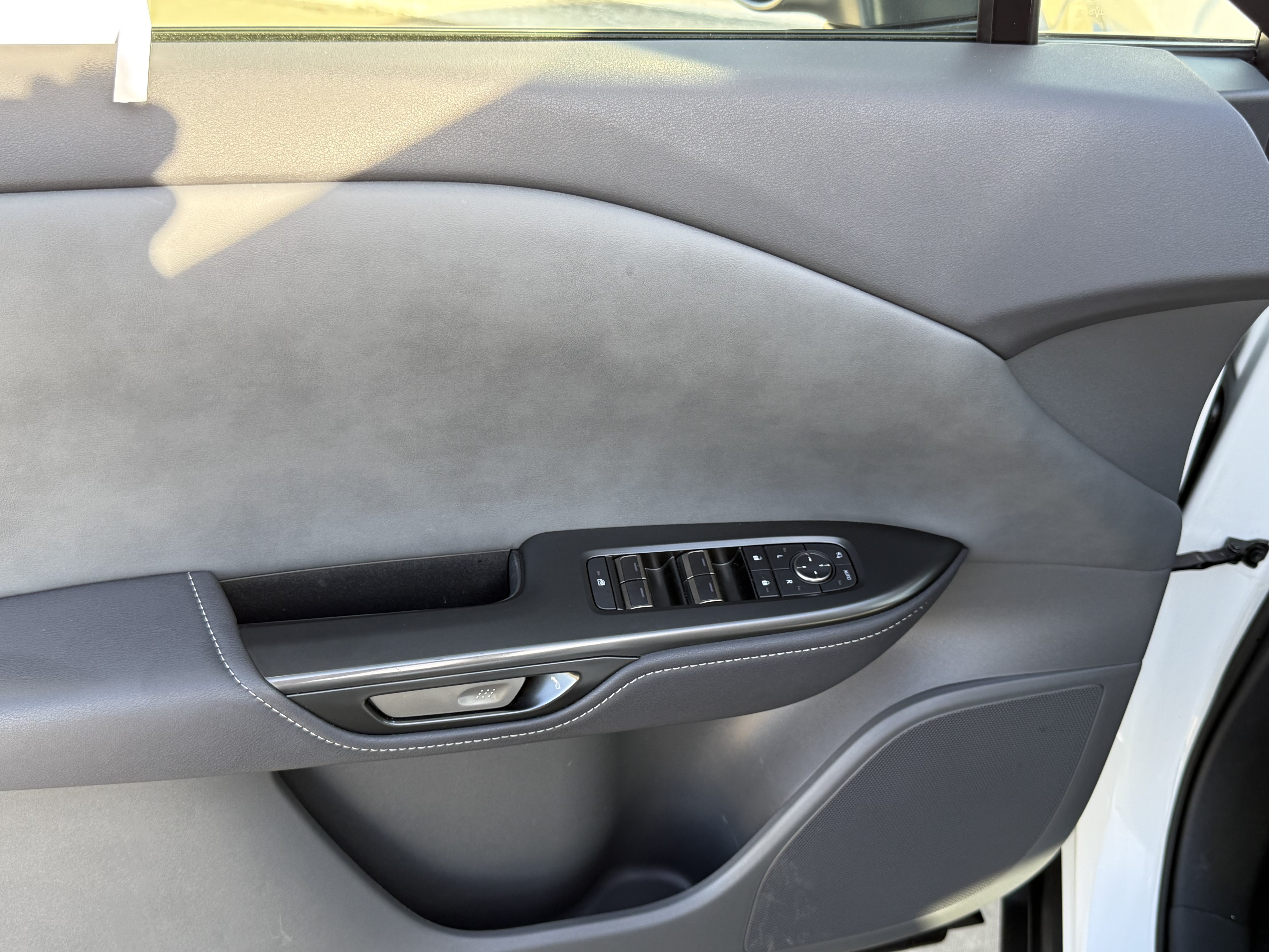 Certified 2025 Lexus RZ 300e FWD image 19