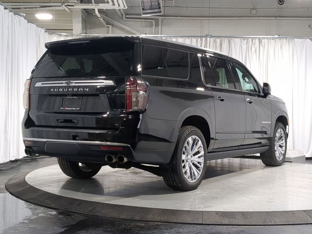 Used 2021 Chevrolet Suburban High Country w/ Premium Package image 17