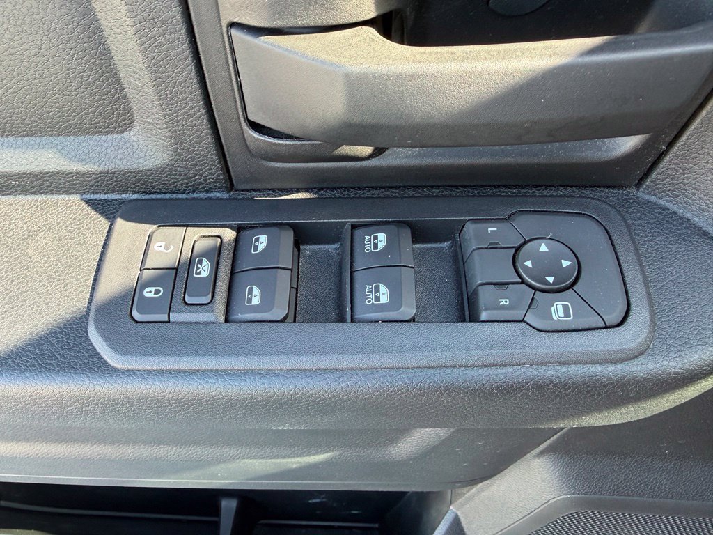 Used 2025 RAM 5500 Tradesman w/ Chrome Appearance Group AWD/4WD image 14