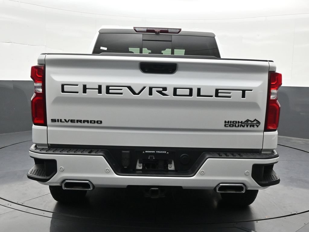 Used 2022 Chevrolet Silverado 1500 High Country w/ High Country Premium Package AWD/4WD image 4