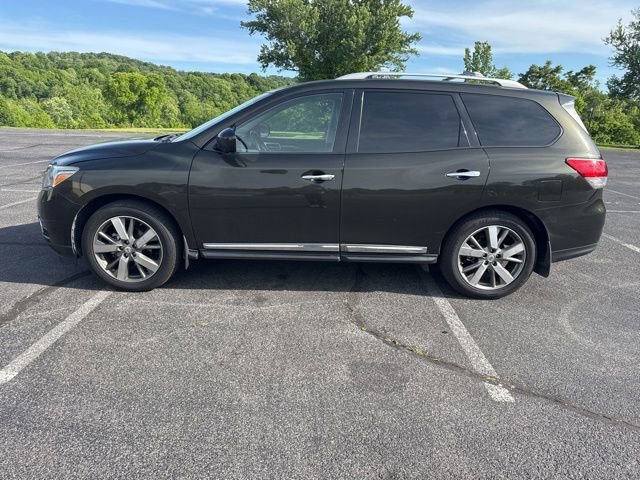 Used 2015 Nissan Pathfinder Platinum w/ Cargo Package AWD/4WD image 2