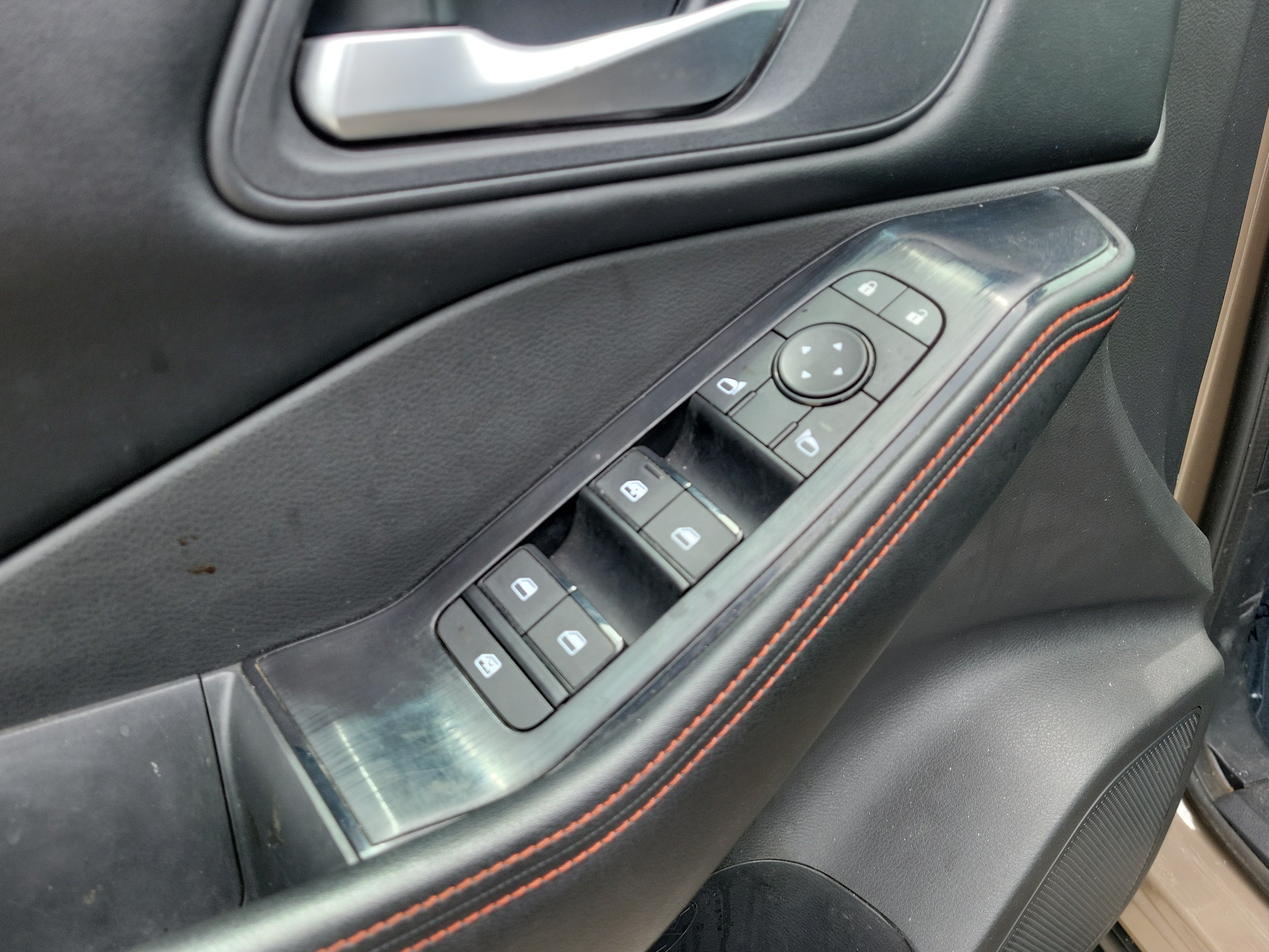 Certified 2025 Nissan Rogue SV AWD/4WD image 17