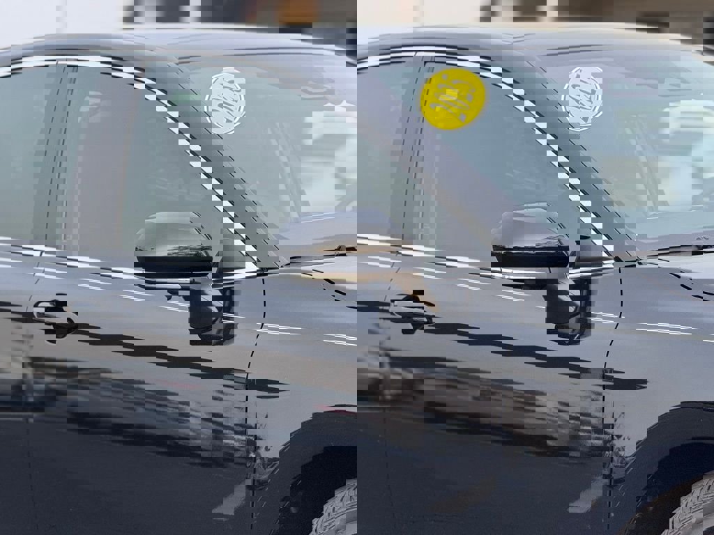 Used 2025 Toyota Camry XLE w/ Premium Plus Package image 7