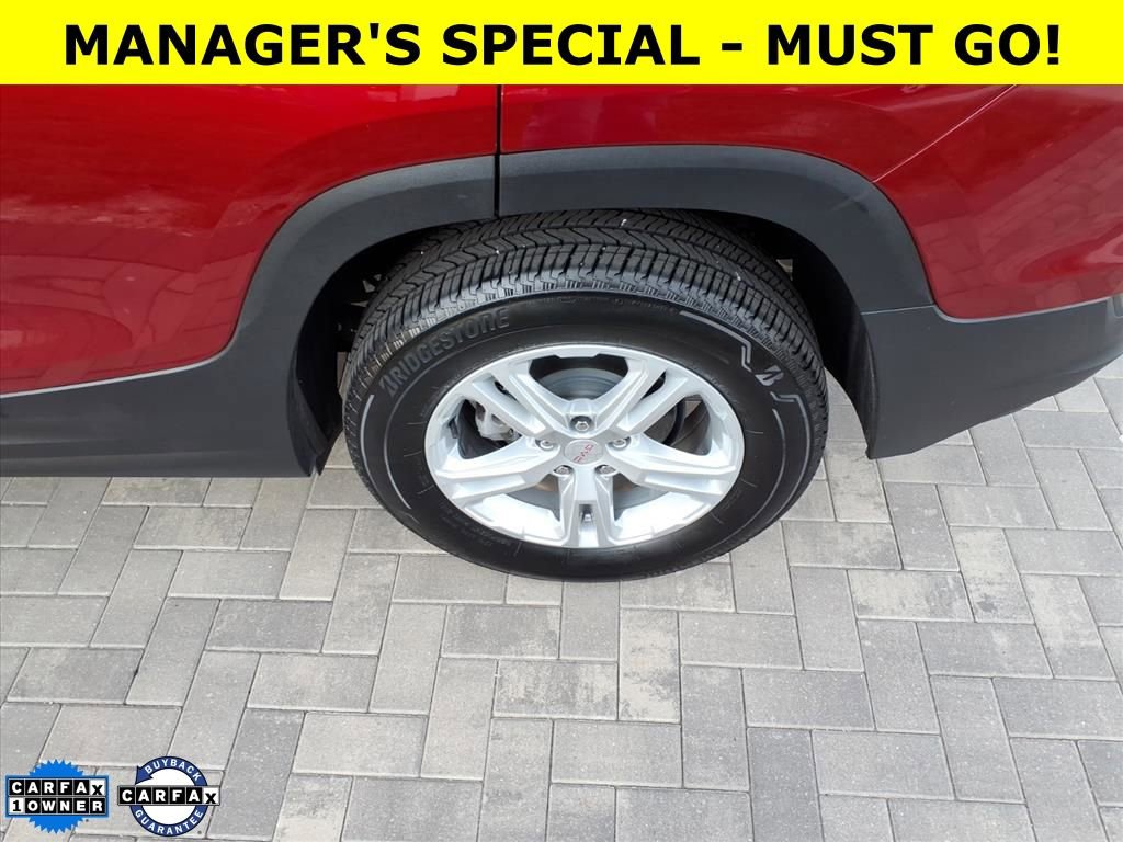 Used 2024 GMC Terrain SLE image 25