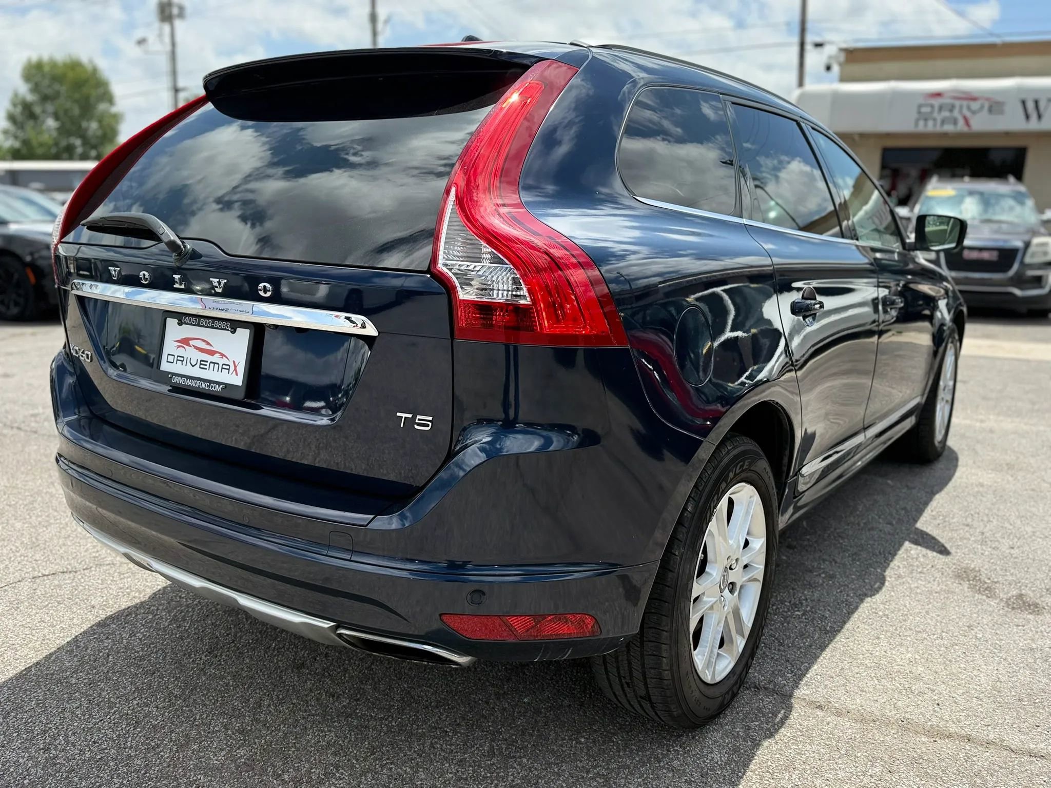 Used 2015 Volvo XC60 T5 Platinum FWD image 4