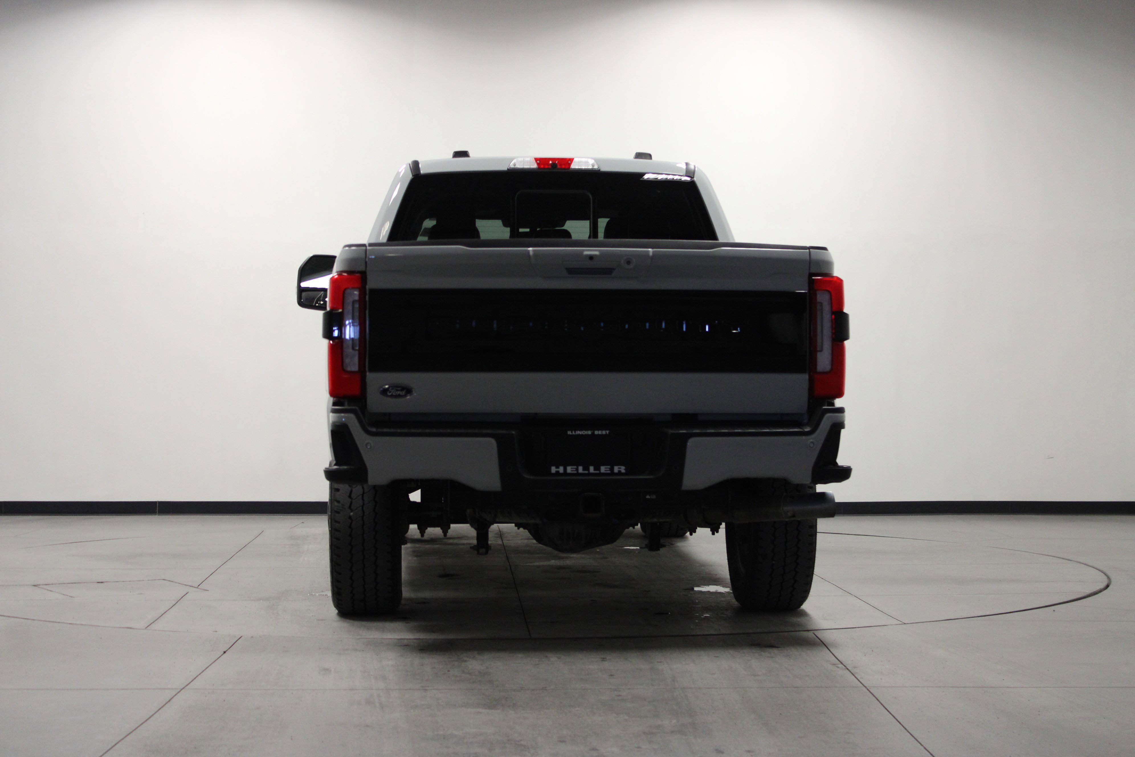 Used 2025 Ford F250 Platinum image 5