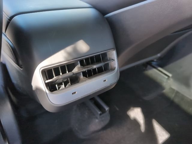 Used 2024 Tesla Model Y Long Range image 23