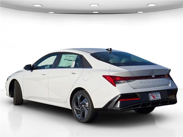 New 2025 Hyundai Elantra Limited image 8