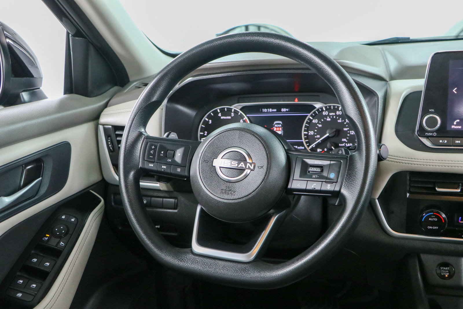 Used 2024 Nissan Rogue SV FWD image 12