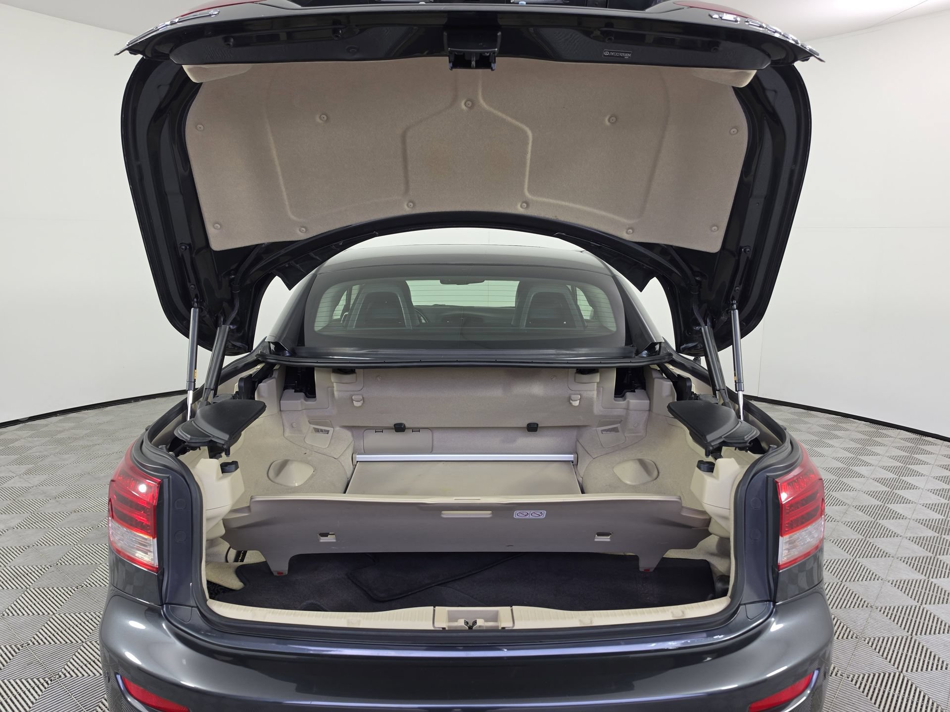 Used 2010 Lexus IS 350C RWD image 12