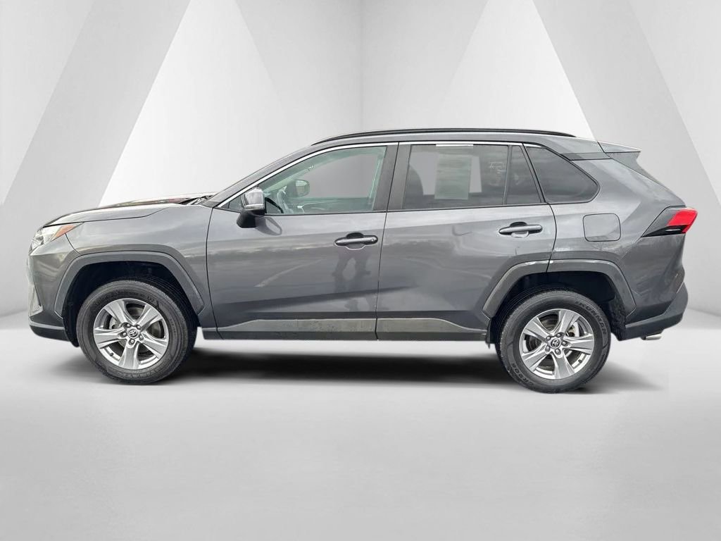 Used 2022 Toyota RAV4 XLE FWD image 8