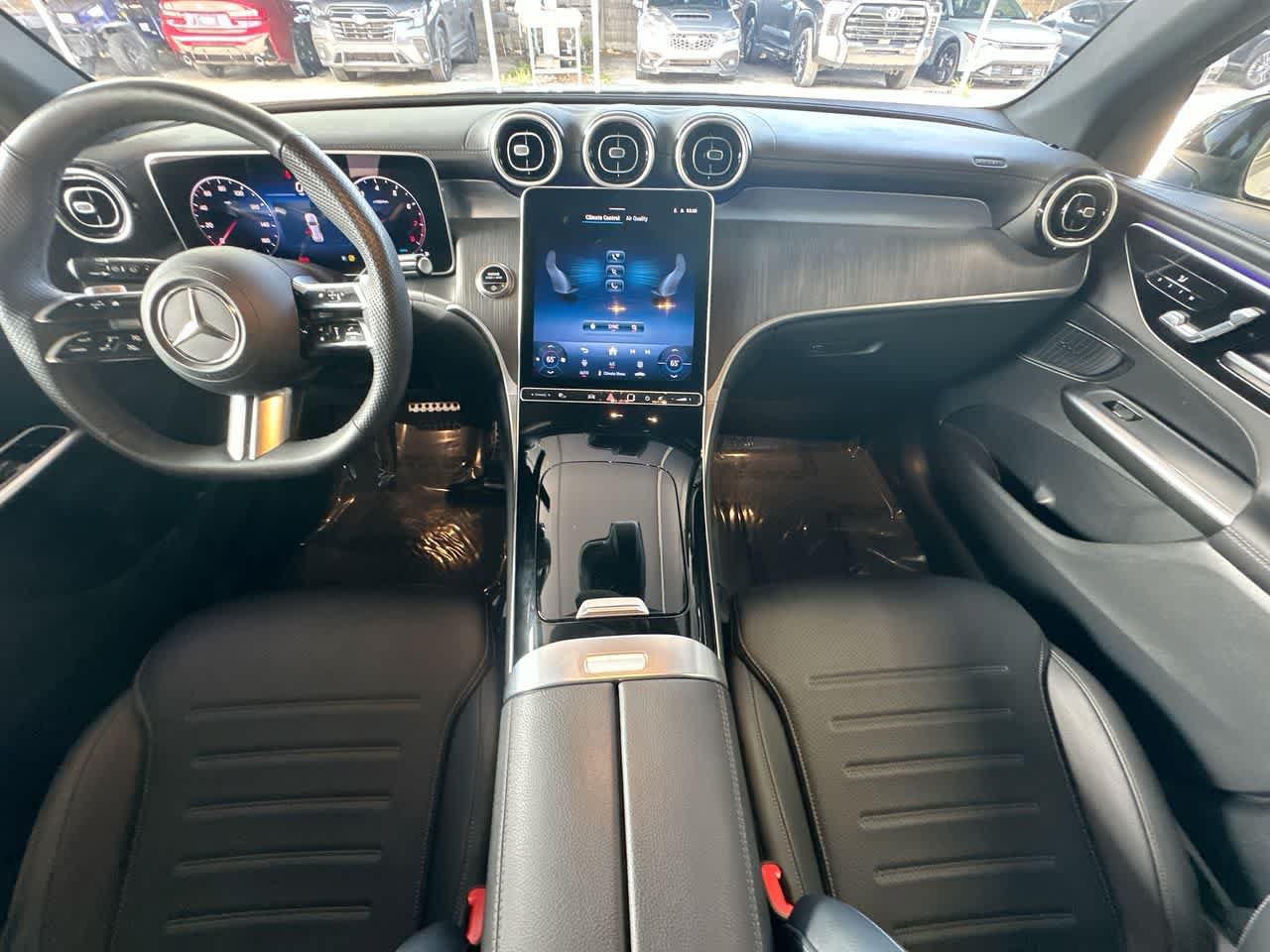 Used 2025 Mercedes-Benz GLC 300 4MATIC image 24