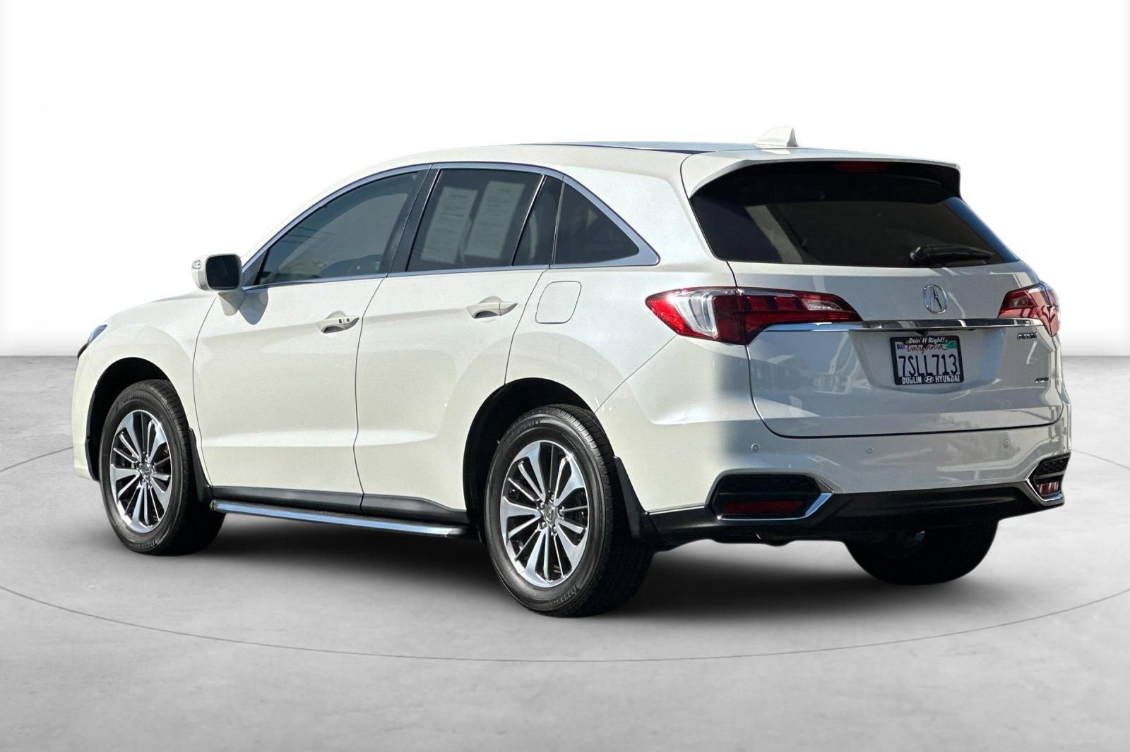 Used 2017 Acura RDX w/ Advance Package AWD/4WD image 4