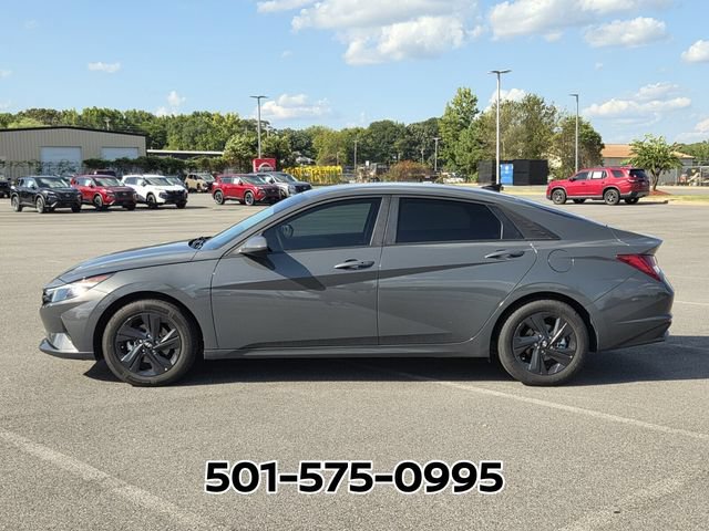Used 2023 Hyundai Elantra Blue FWD image 2