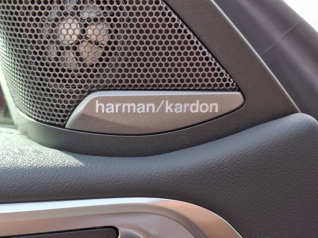 Used 2026 BMW M440i Convertible image 25