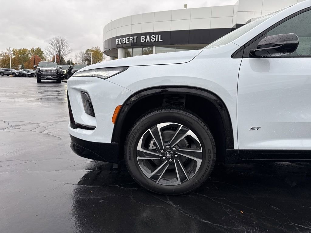 New 2026 Buick Enclave Sport Touring w/ Power Package image 5