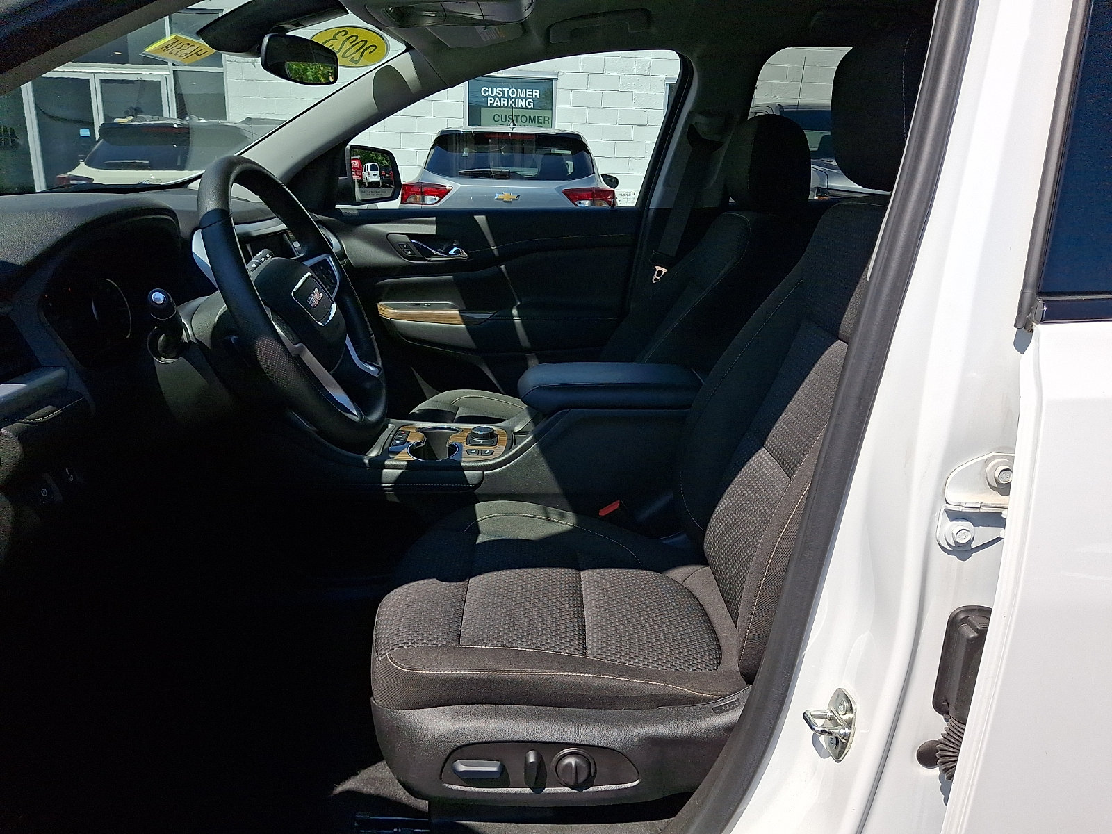 Certified 2023 GMC Acadia SLE w/ Driver Convenience Package AWD/4WD image 16