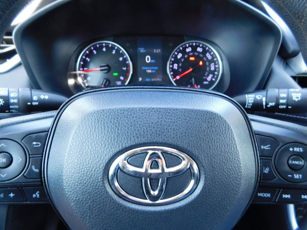 Used 2019 Toyota RAV4 XLE w/ Convenience Package image 32