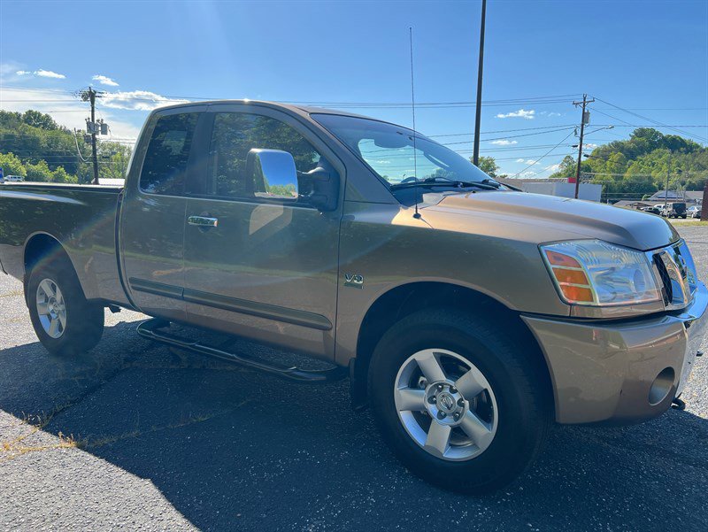 Used 2004 Nissan Titan SE AWD/4WD image 5