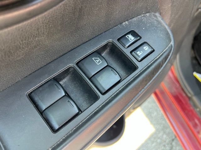 Used 2016 Nissan Versa SV FWD image 21