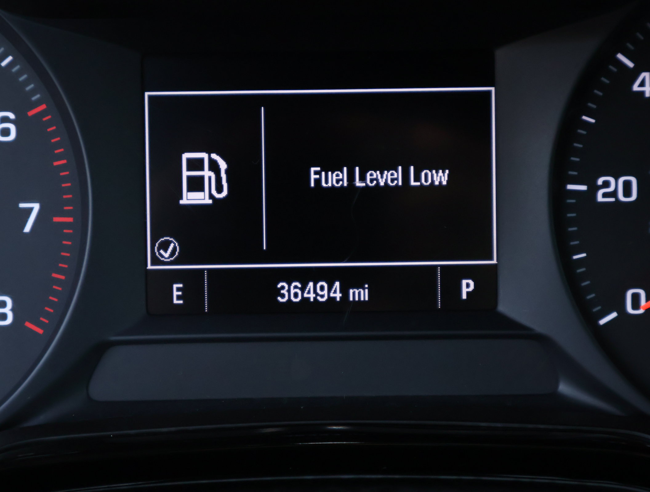 Used 2025 Chevrolet Trax LS w/ LS Convenience Package FWD image 4