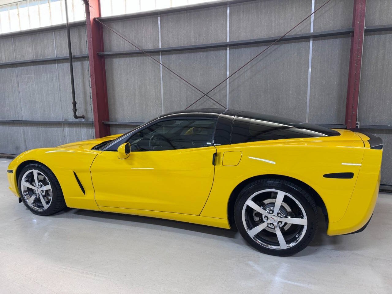 Used 2008 Chevrolet Corvette Coupe w/ Preferred Equipment Group RWD image 6
