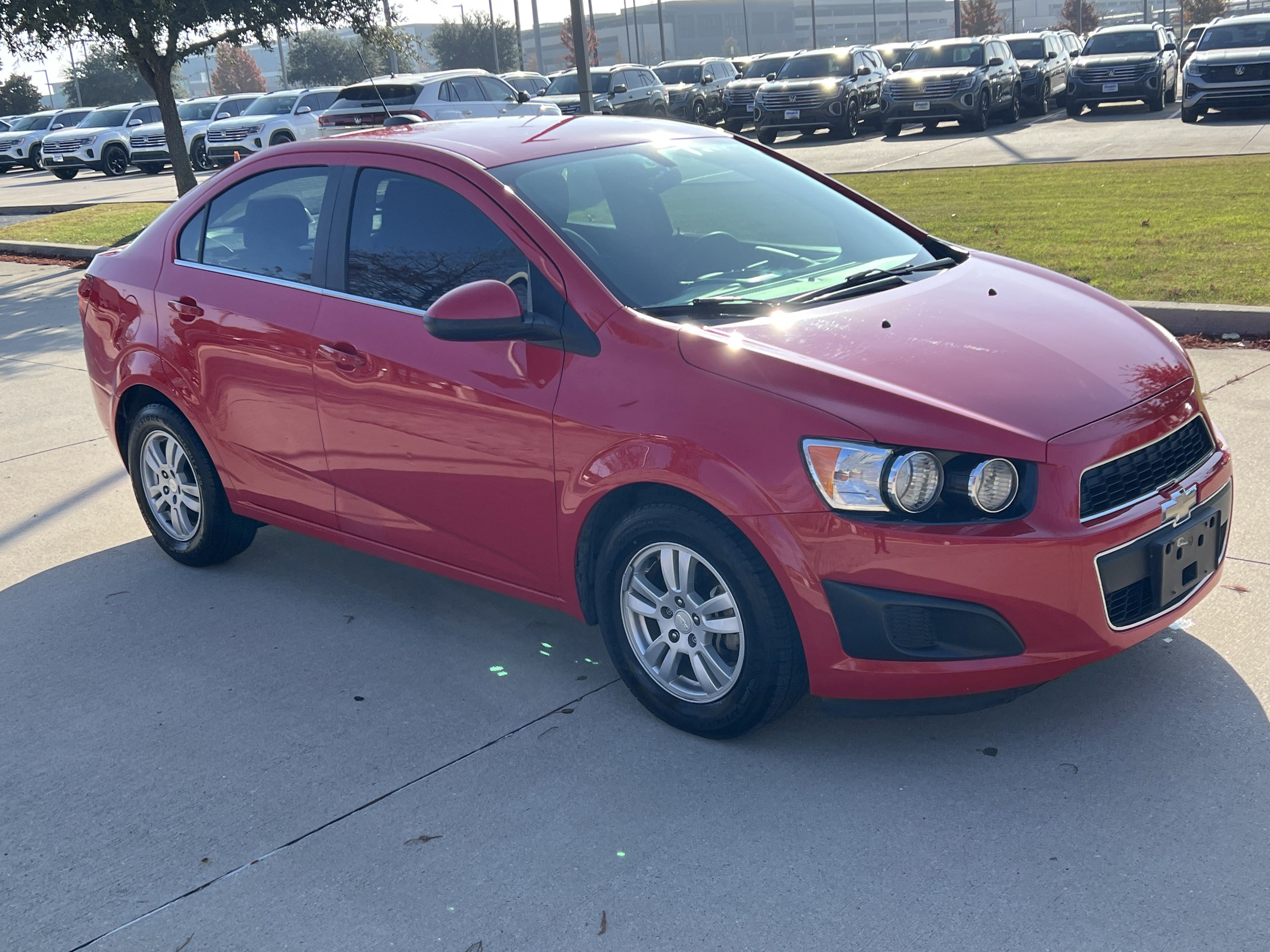 Used 2016 Chevrolet Sonic LT image 2