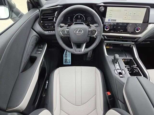 New 2025 Lexus TX 500h AWD image 4