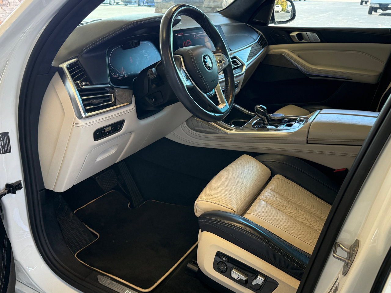 Used 2019 BMW X7 xDrive50i w/ Dynamic Handling Package image 8