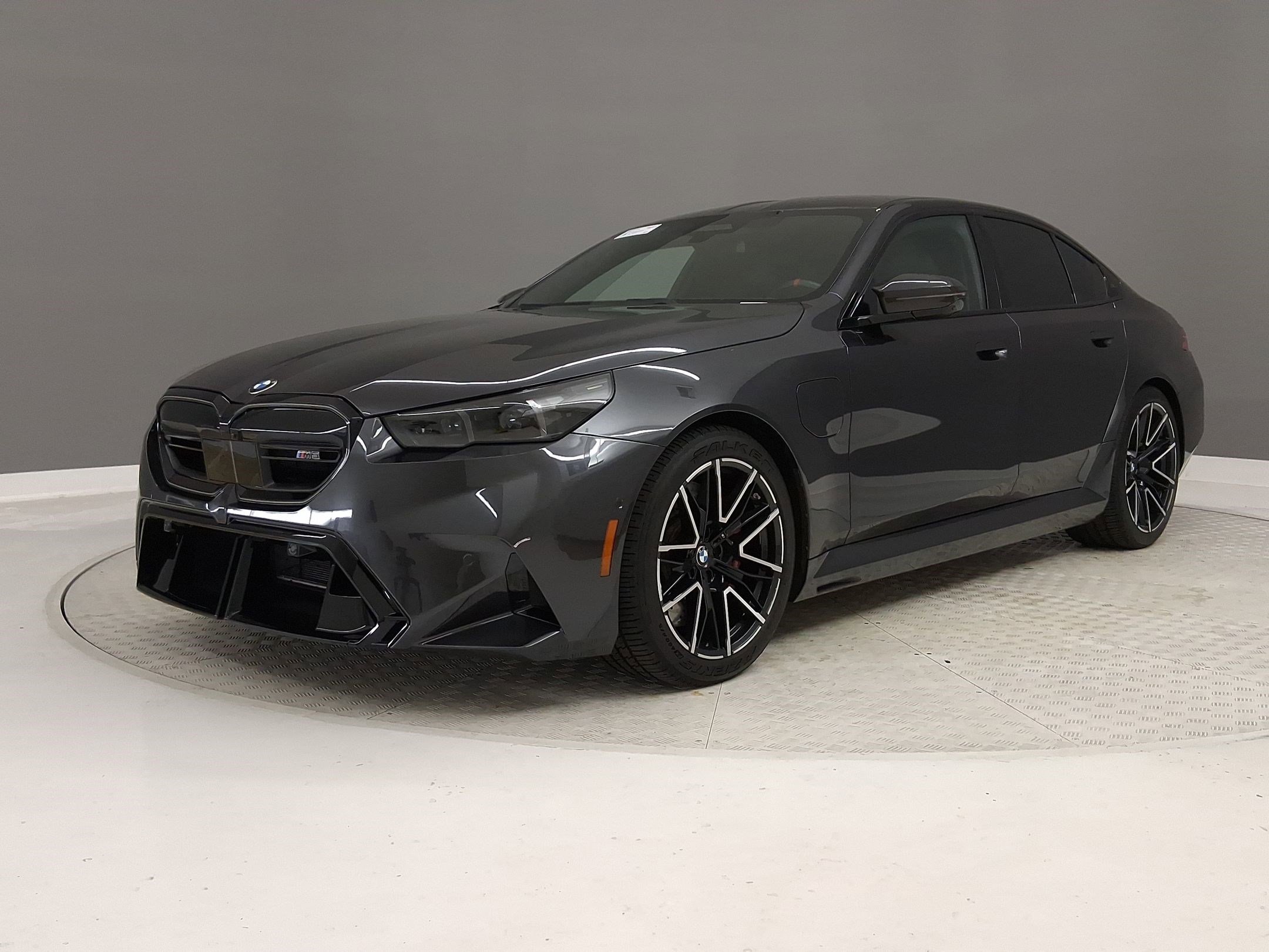 Used 2025 BMW M5 w/ Carbon Package image 37