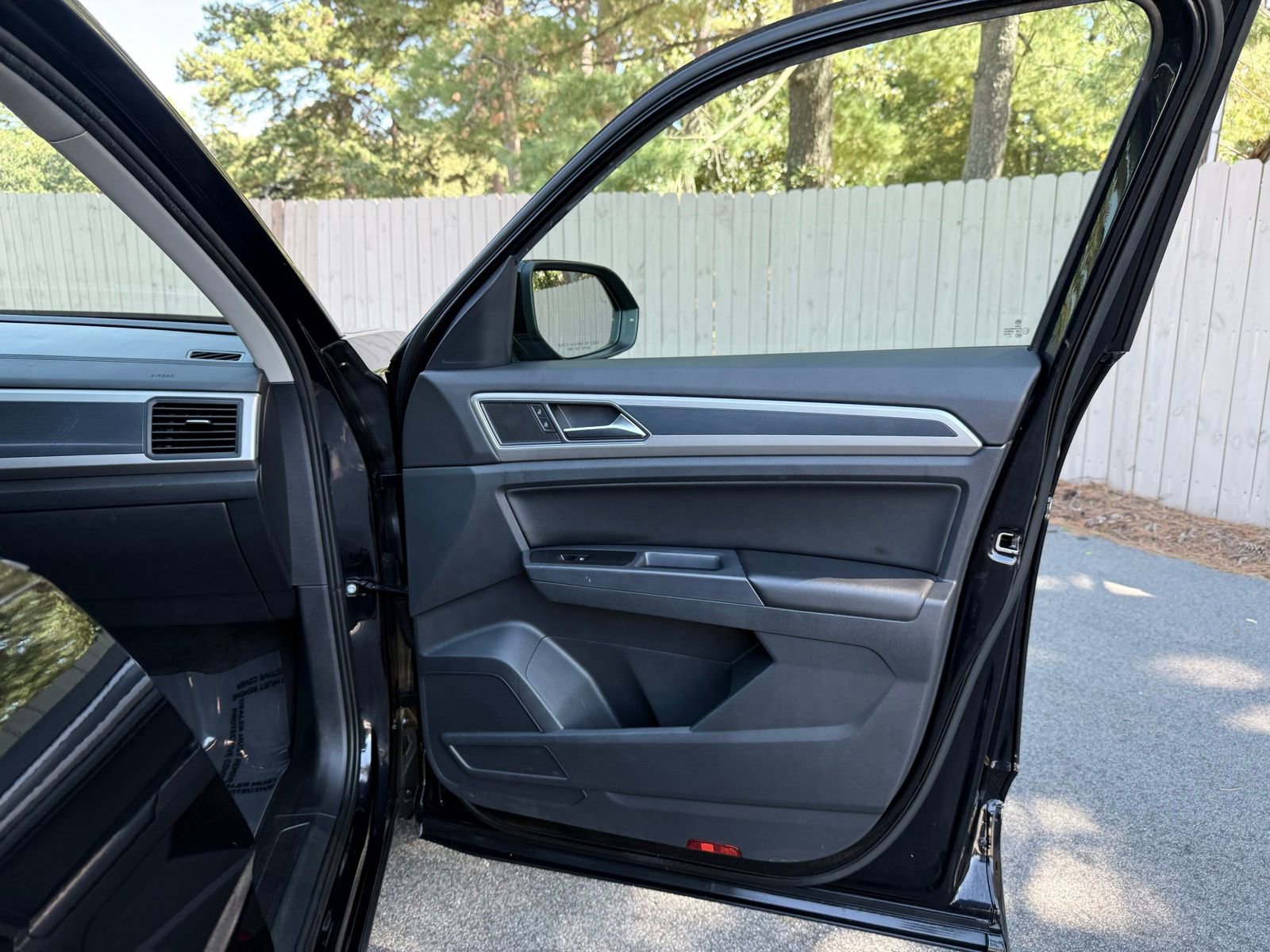 Used 2021 Volkswagen Atlas SE w/ Panoramic Sunroof Package image 21