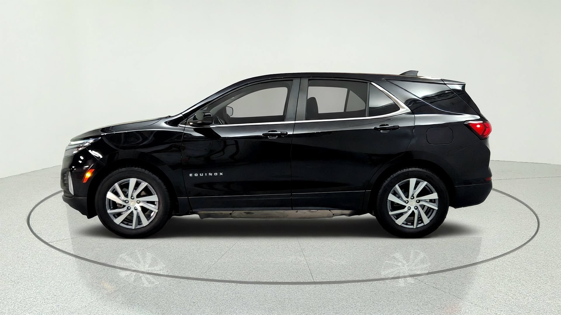 Certified 2023 Chevrolet Equinox LT FWD image 2