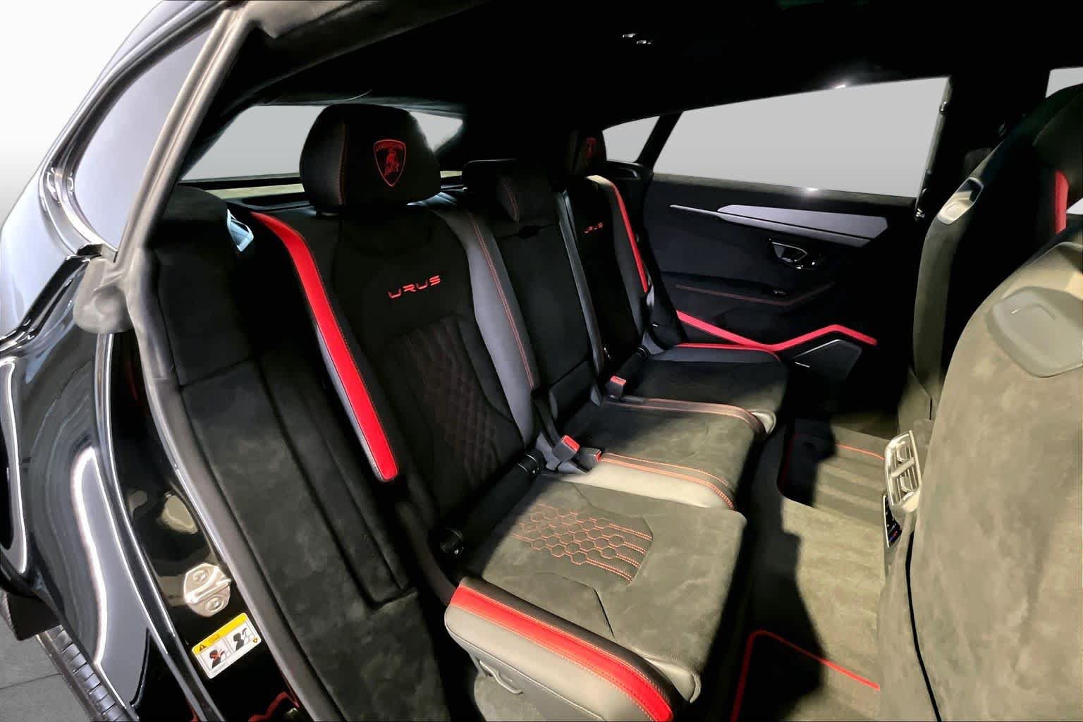 Used 2024 Lamborghini Urus Performante AWD/4WD image 19