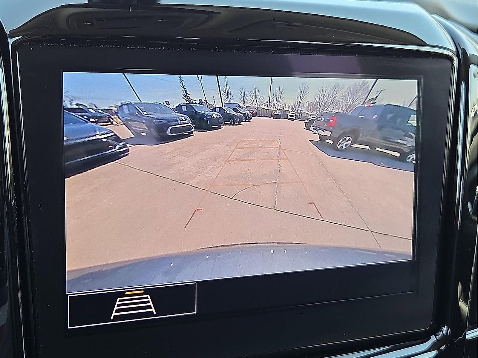 Used 2020 Chevrolet Traverse LT w/ LPO, Blackout Package image 17