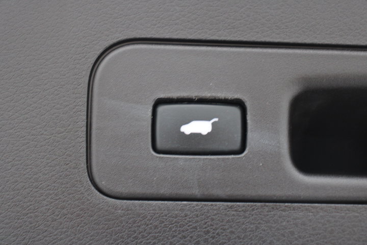 Used 2020 Acura MDX FWD image 18