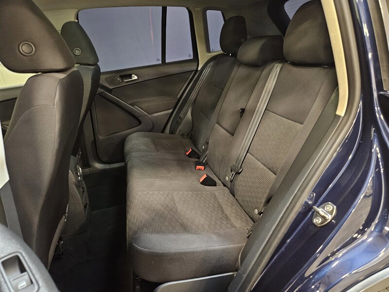 Used 2012 Volkswagen Tiguan LE FWD image 29