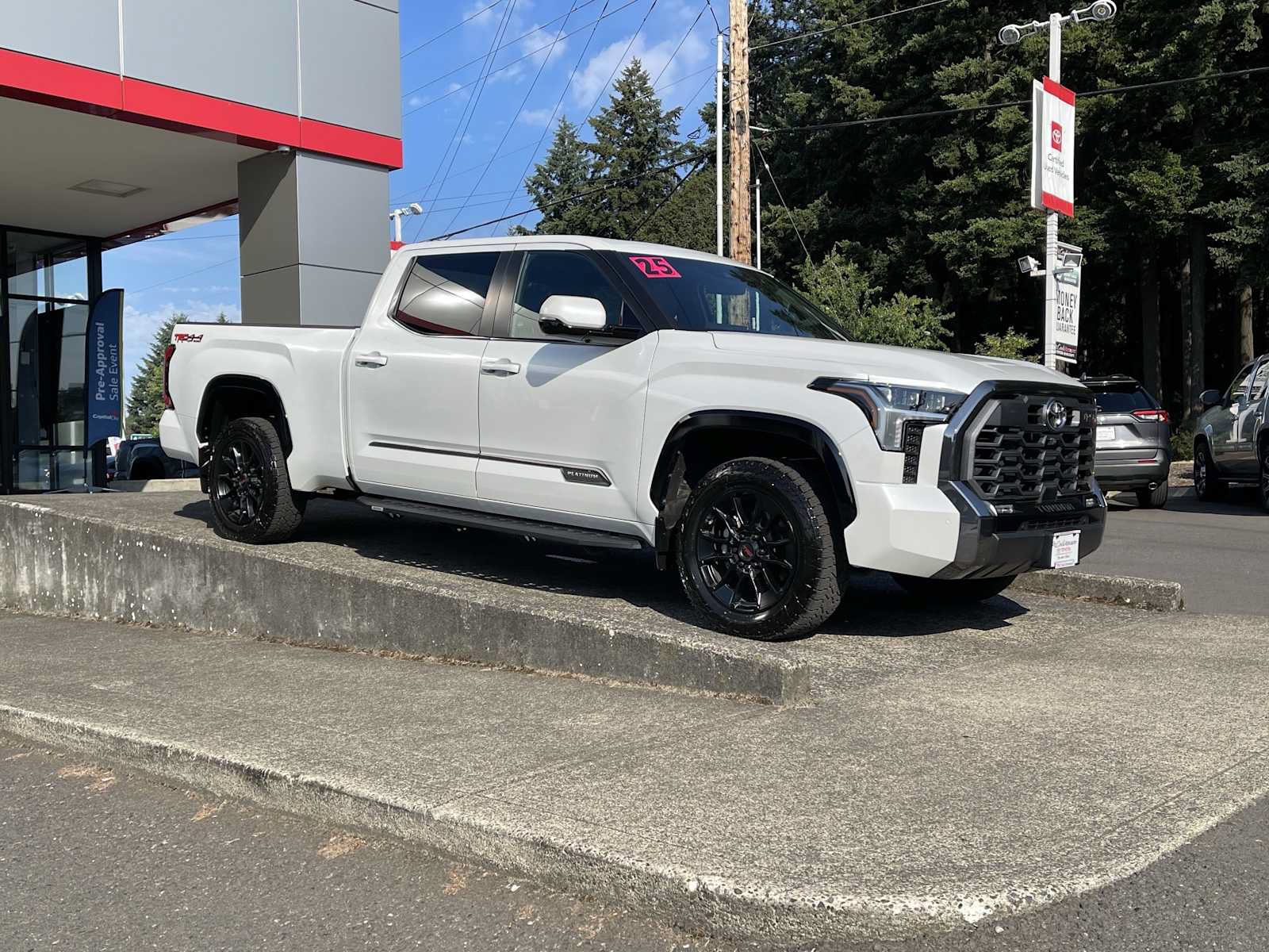 Used 2025 Toyota Tundra Platinum w/ TRD Off-Road Package AWD/4WD 360° Tour