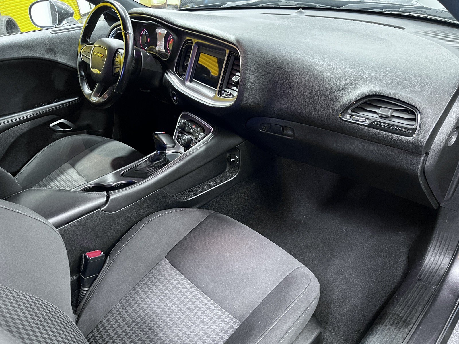 Used 2019 Dodge Challenger R/T w/ Driver Convenience Group RWD image 16